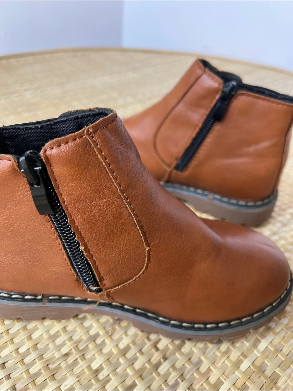 Kids Chelsea Chukka ankle boots brown side zip Toddler size 11 - EU 30